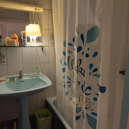 Quarto em Acomodações Particulares Location Lits A L Unite Pour Voyageurs
