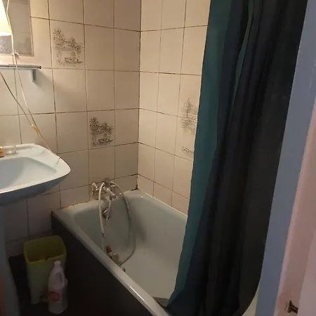 Quarto em Acomodações Particulares Location Lits A L Unite Pour Voyageurs *